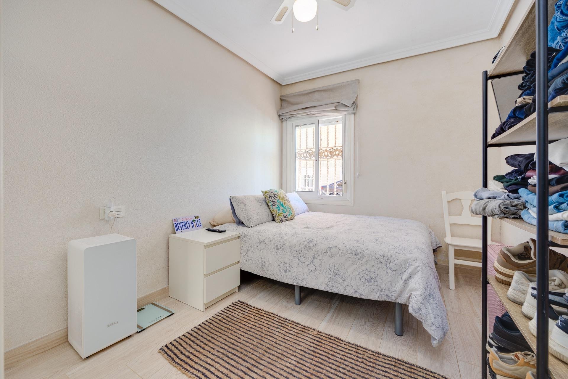 Segunda mano - Bungalow -
Torrevieja - Playa de los Naufragos