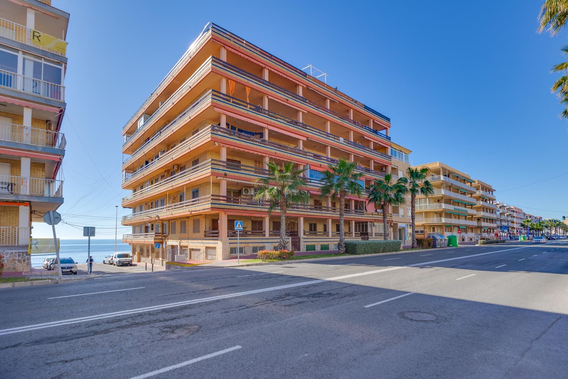Segunda mano - Bungalow -
Torrevieja - Playa de los Naufragos