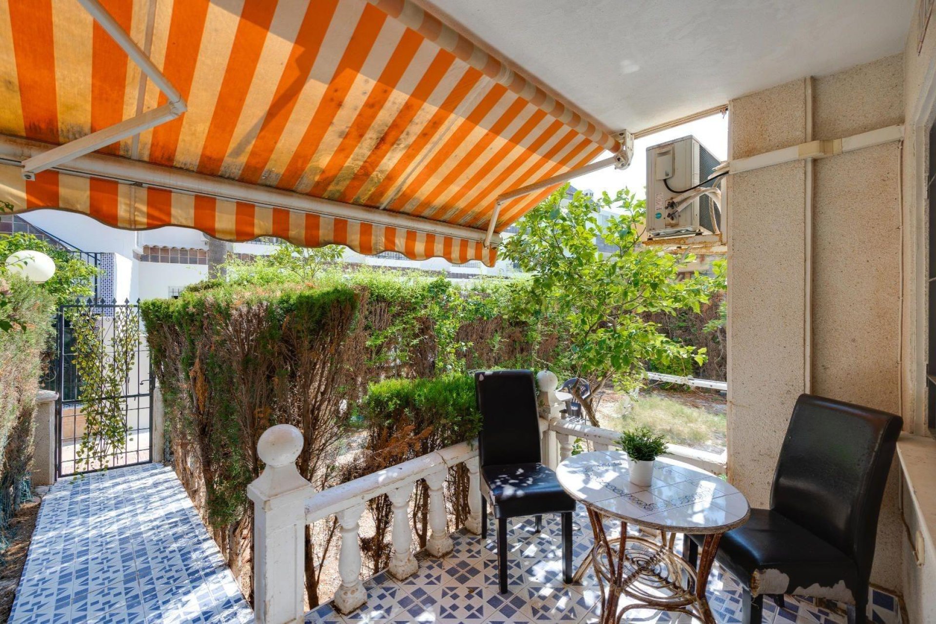 Segunda mano - Bungalow -
Torrevieja - Punta prima