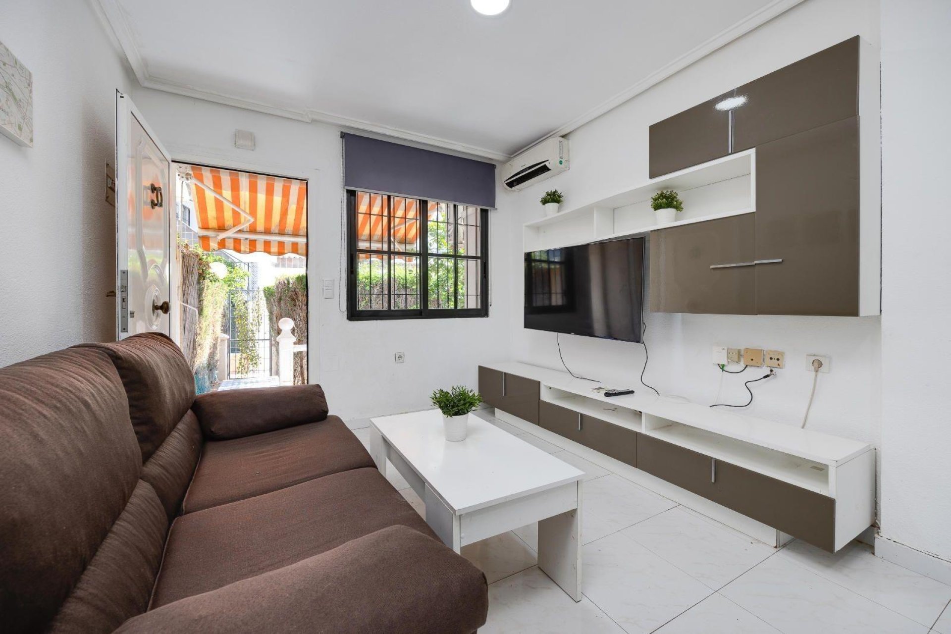 Segunda mano - Bungalow -
Torrevieja - Punta prima