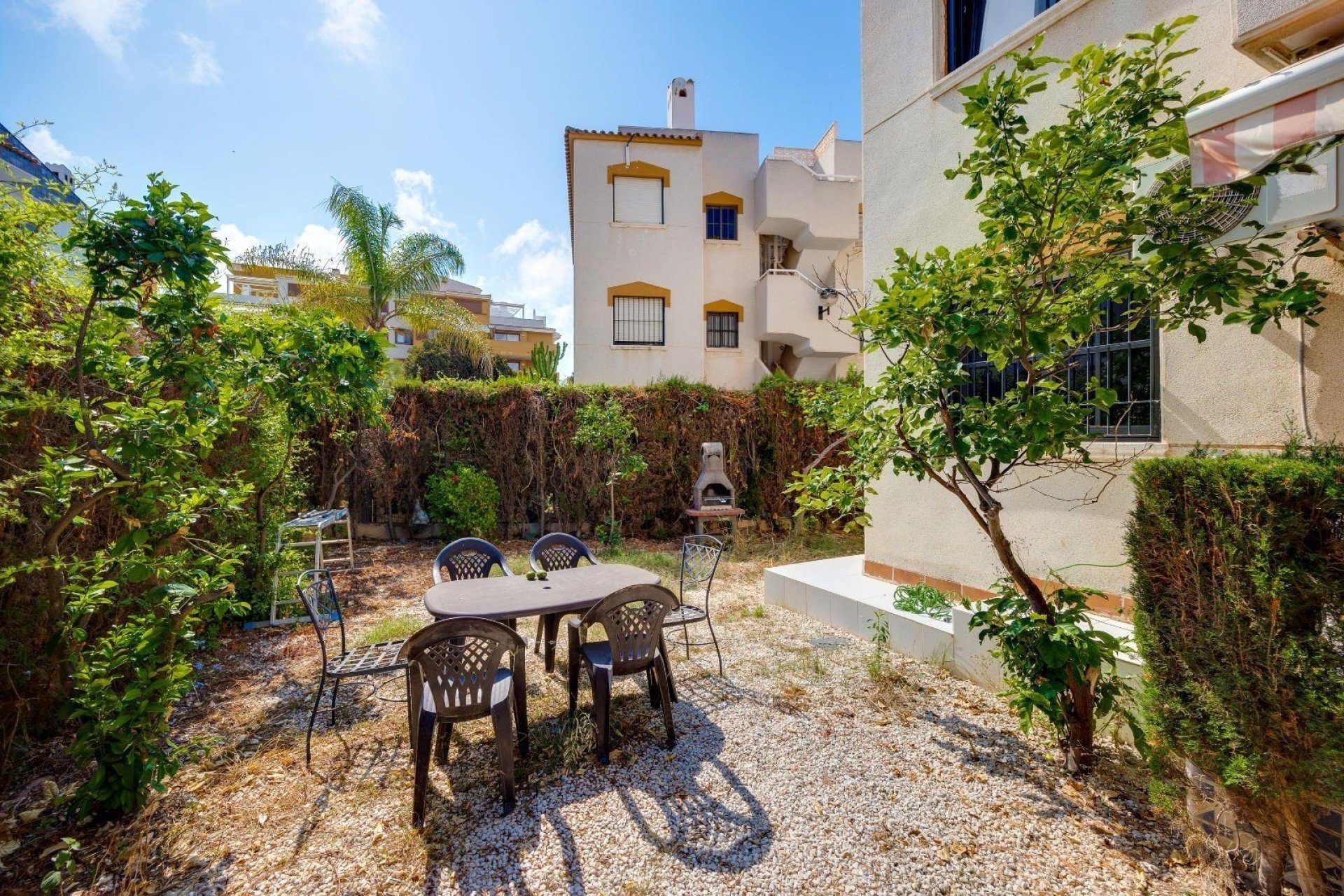 Segunda mano - Bungalow -
Torrevieja - Punta prima