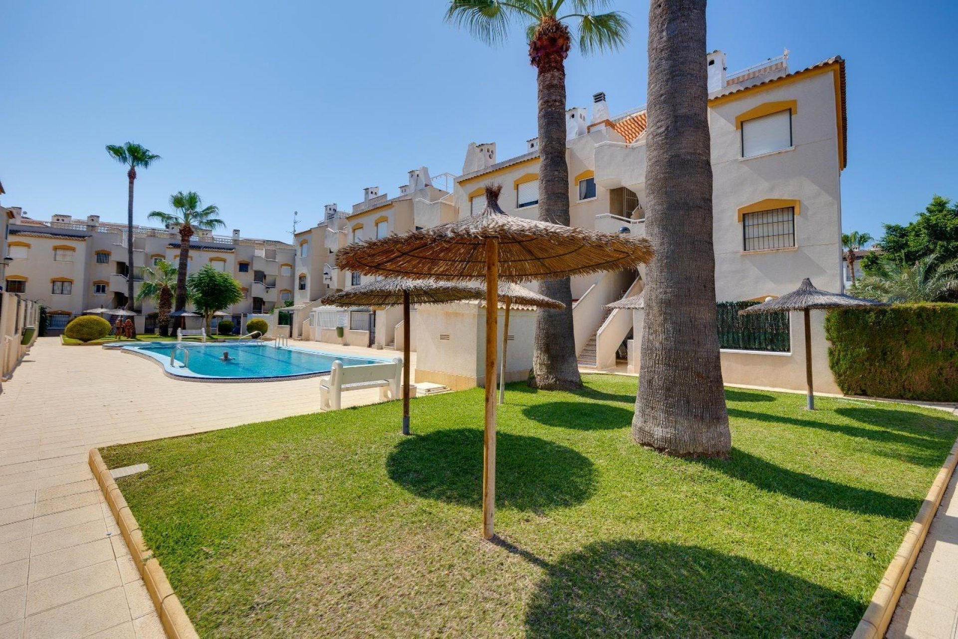 Segunda mano - Bungalow -
Torrevieja - Punta prima