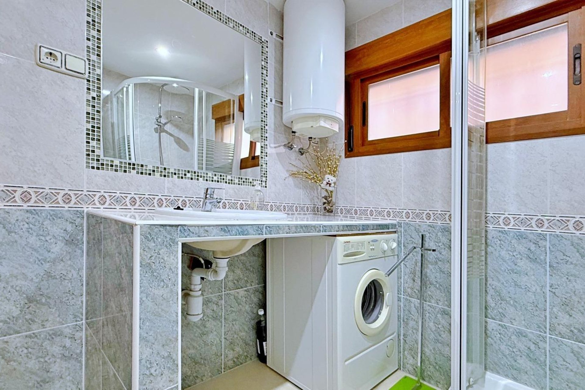 Segunda mano - Bungalow -
Torrevieja - Punta prima