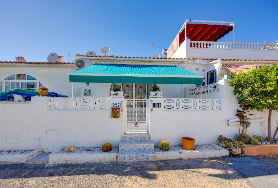 Segunda mano - Bungalow -
Torrevieja - San luis