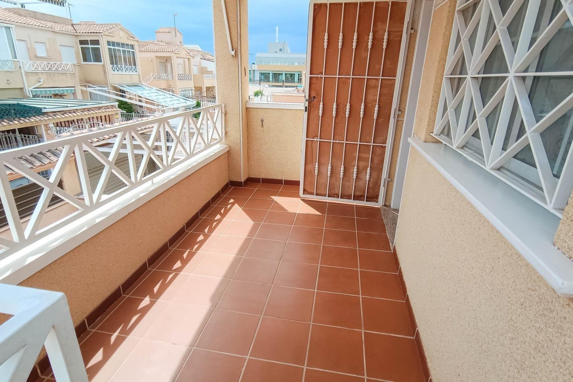 Segunda mano - Bungalow -
Torrevieja - Sector 25