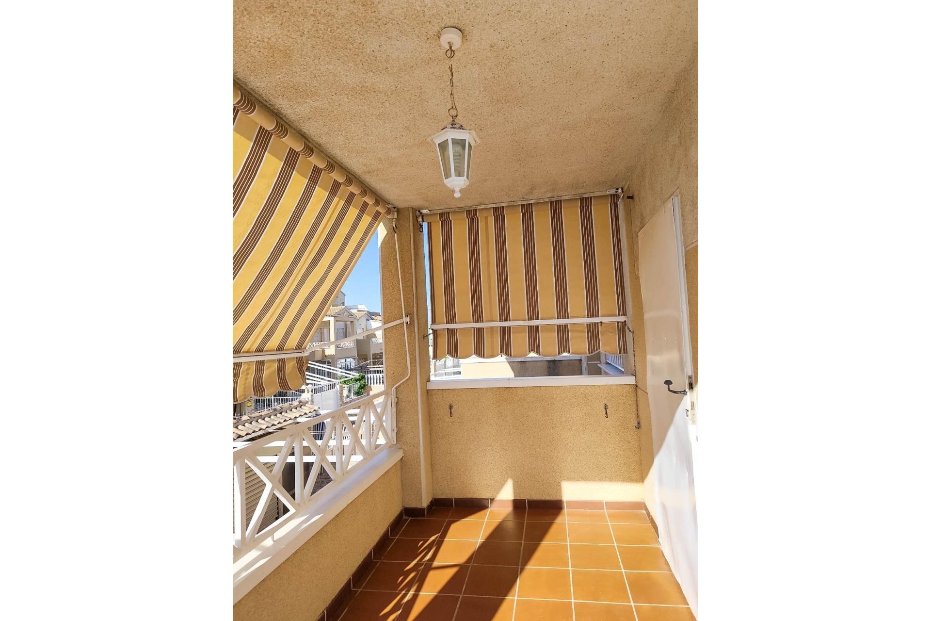 Segunda mano - Bungalow -
Torrevieja - Sector 25