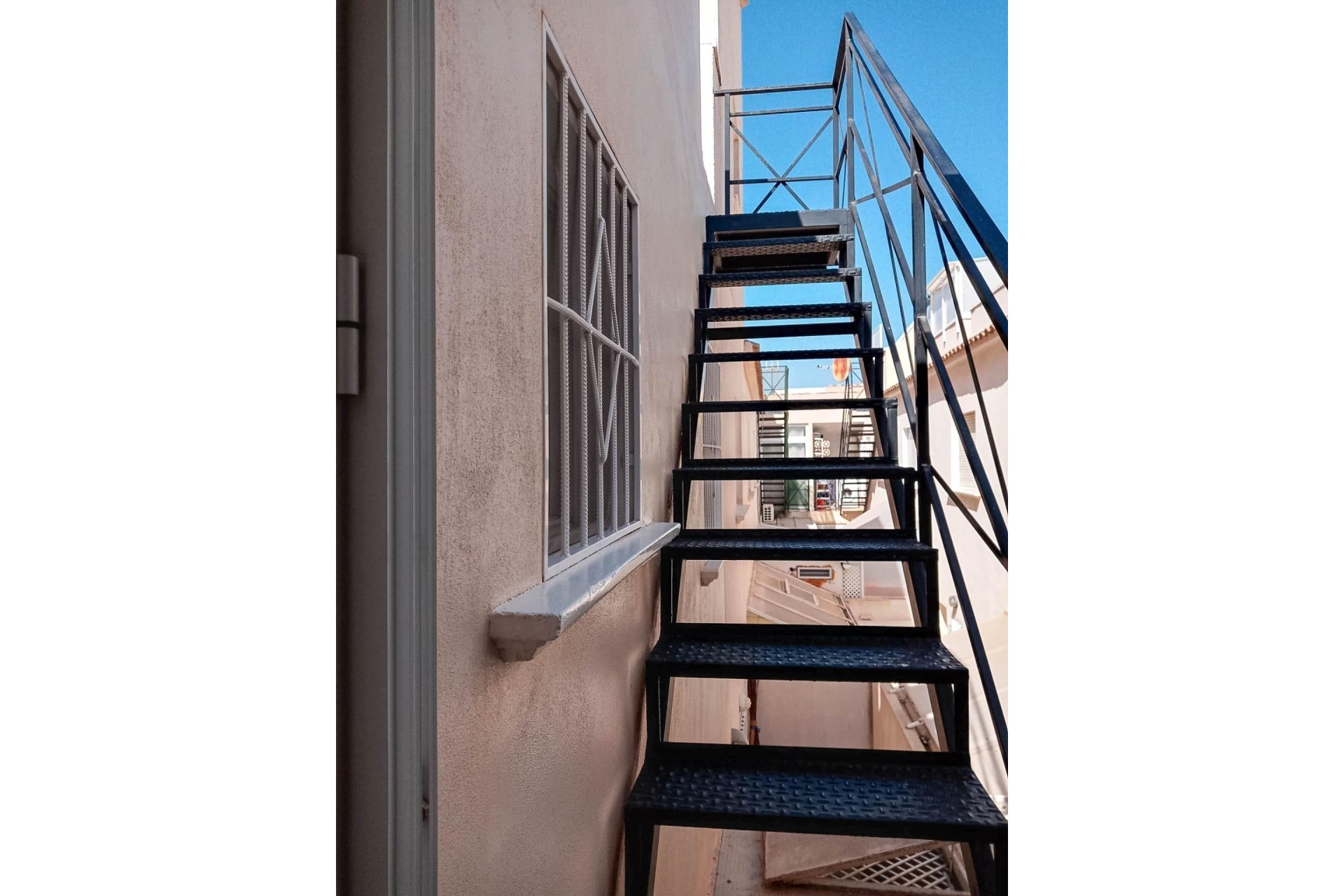 Segunda mano - Bungalow -
Torrevieja - Sector 25