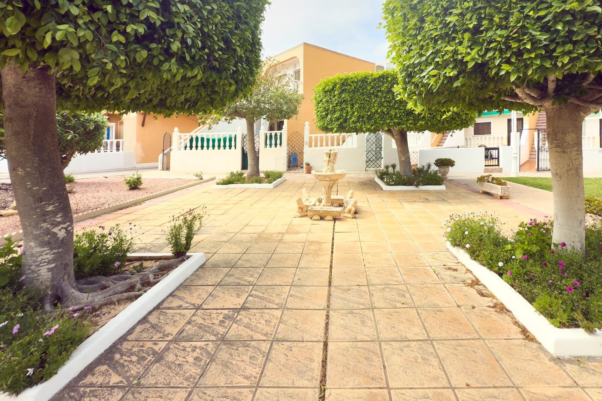 Segunda mano - Bungalow -
Torrevieja - Torreblanca