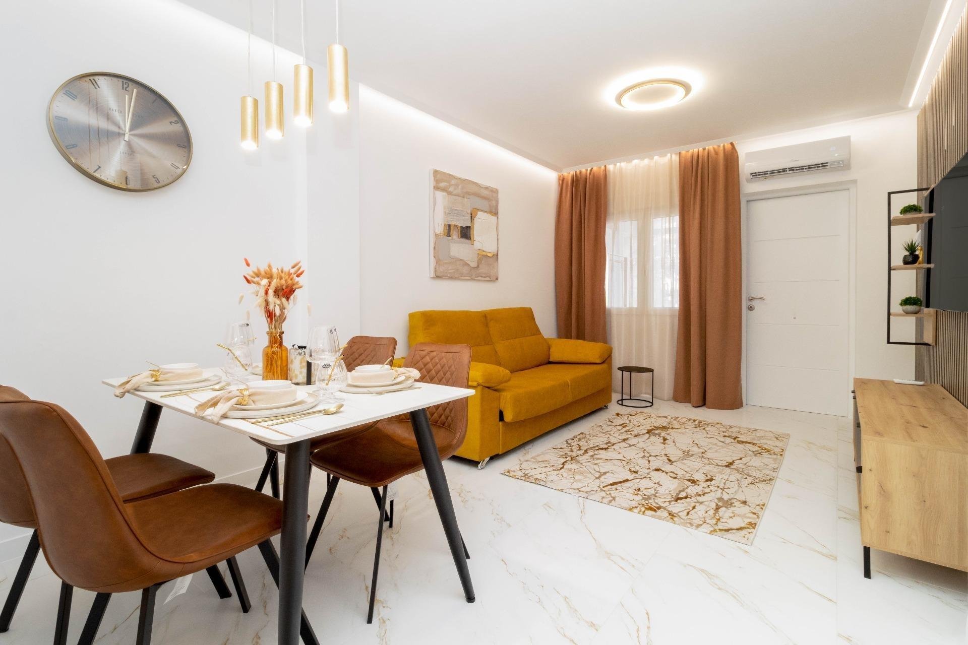 Segunda mano - Bungalow -
Torrevieja - Torrejón