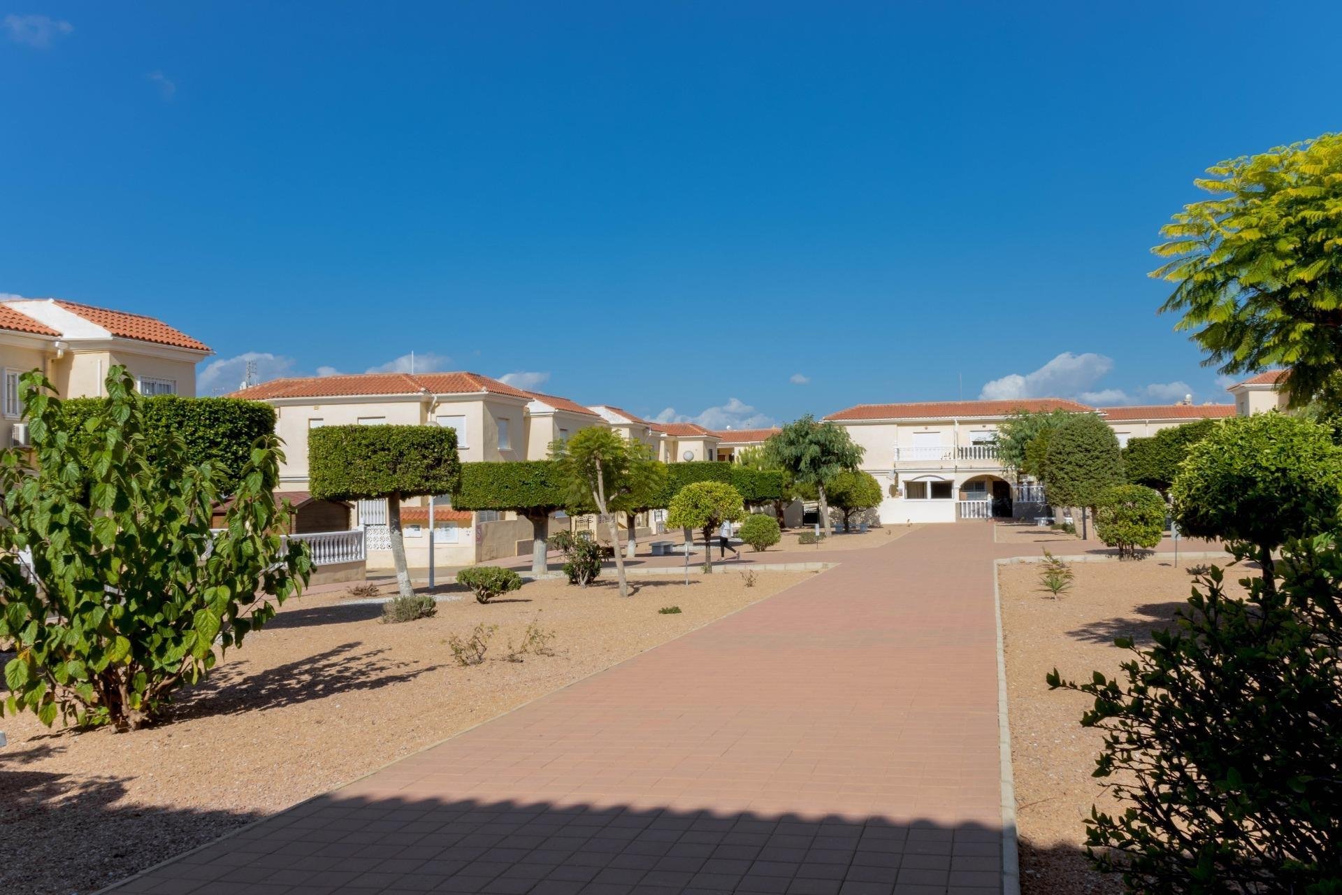 Segunda mano - Bungalow -
Torrevieja - Torrejón