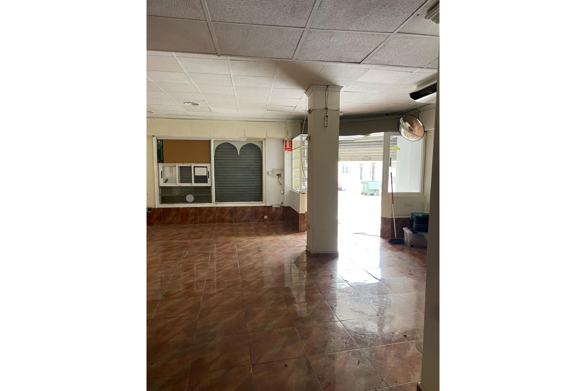 Segunda mano - Comercial -
Torrevieja - Centro
