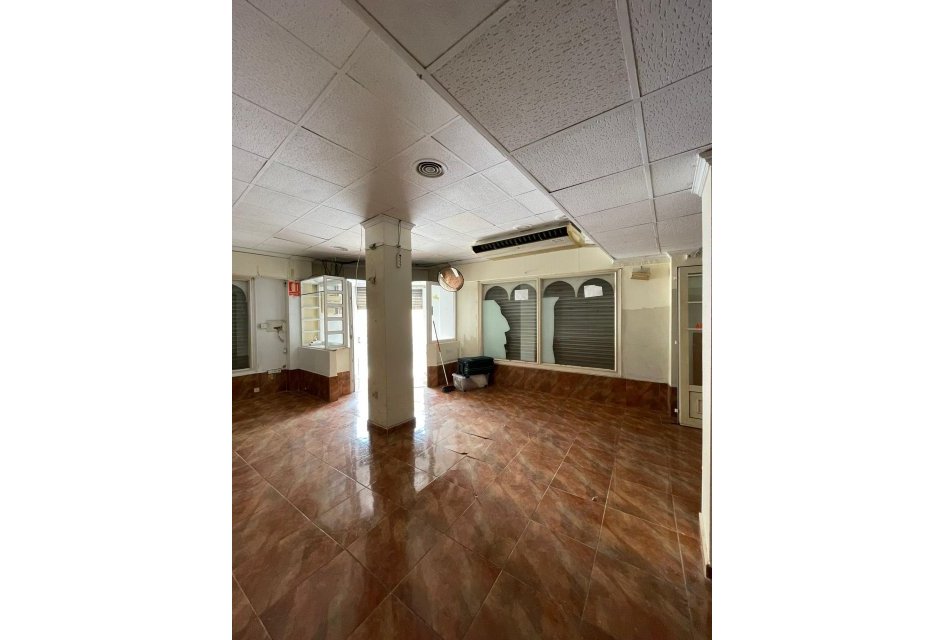 Segunda mano - Comercial -
Torrevieja - Centro
