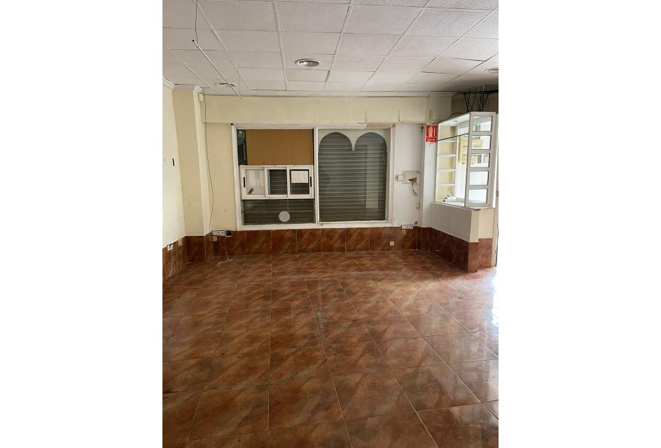 Segunda mano - Comercial -
Torrevieja - Centro