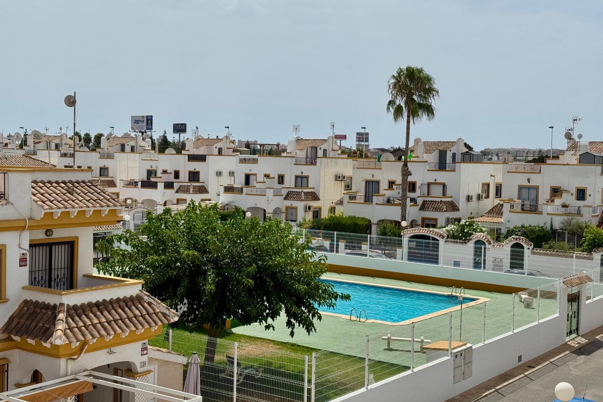 Segunda mano - Duplex -
Torrevieja - El limonar