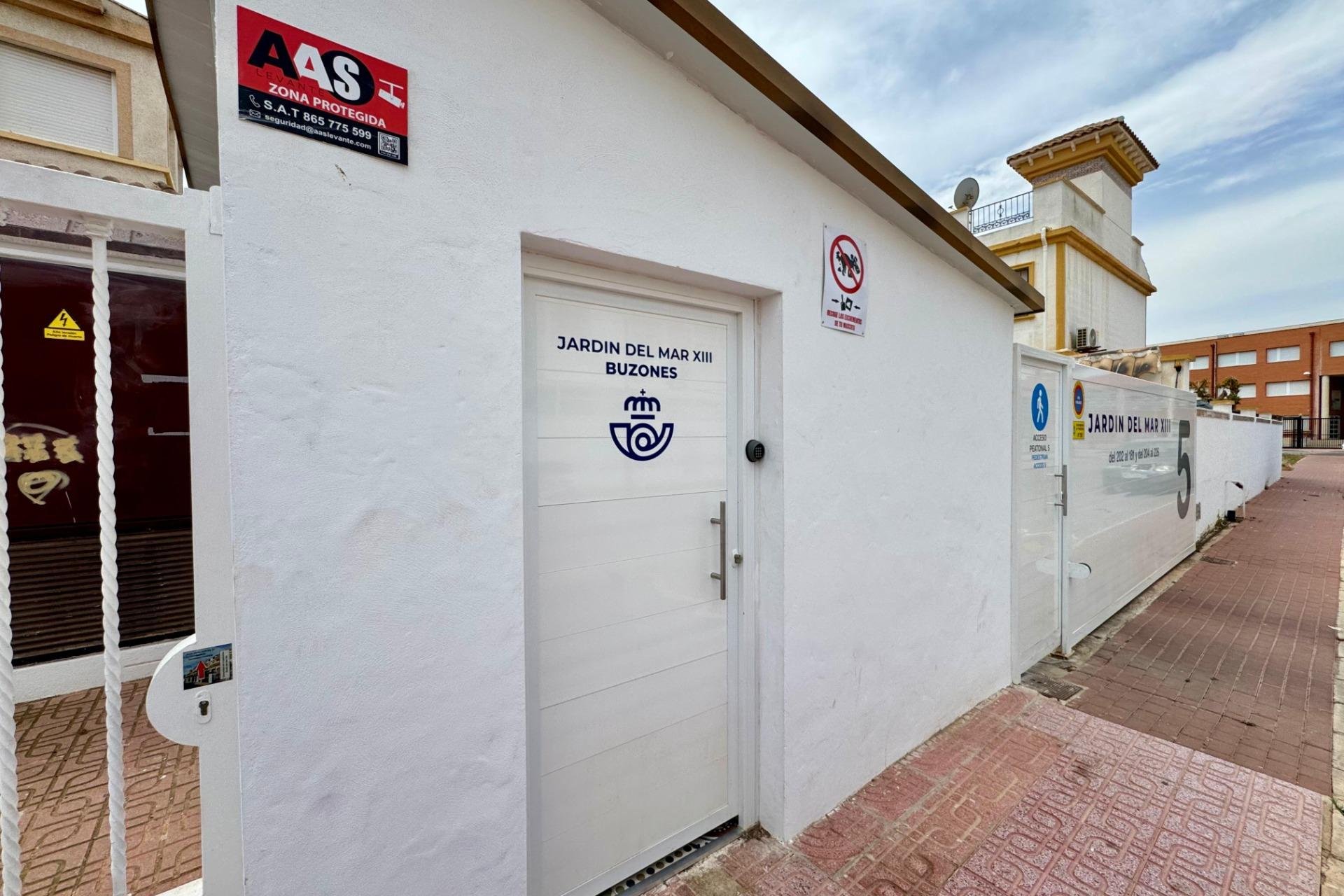 Segunda mano - Duplex -
Torrevieja - El limonar