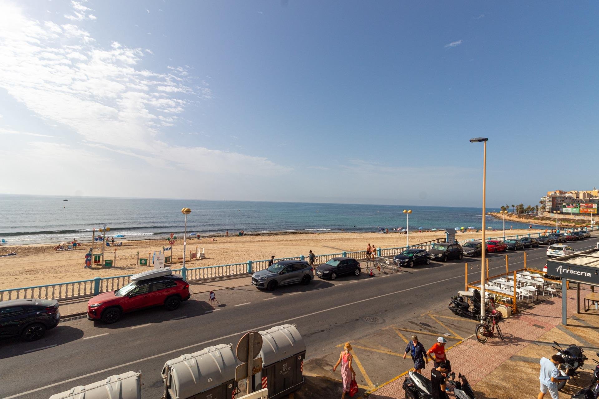 Segunda mano - Flat -
Torrevieja - Playa de los locos