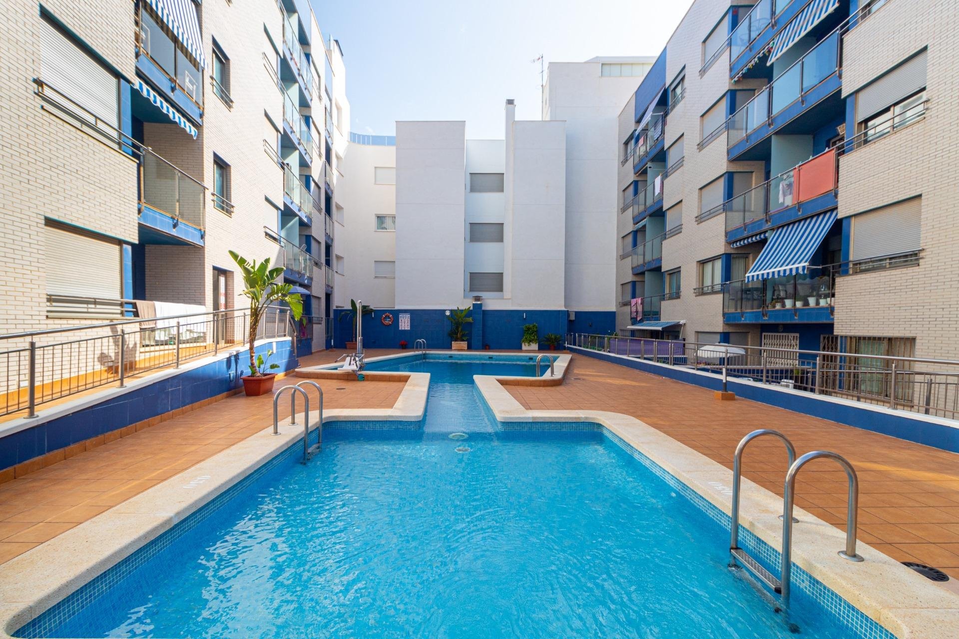 Segunda mano - Flat -
Torrevieja - Playa de los locos