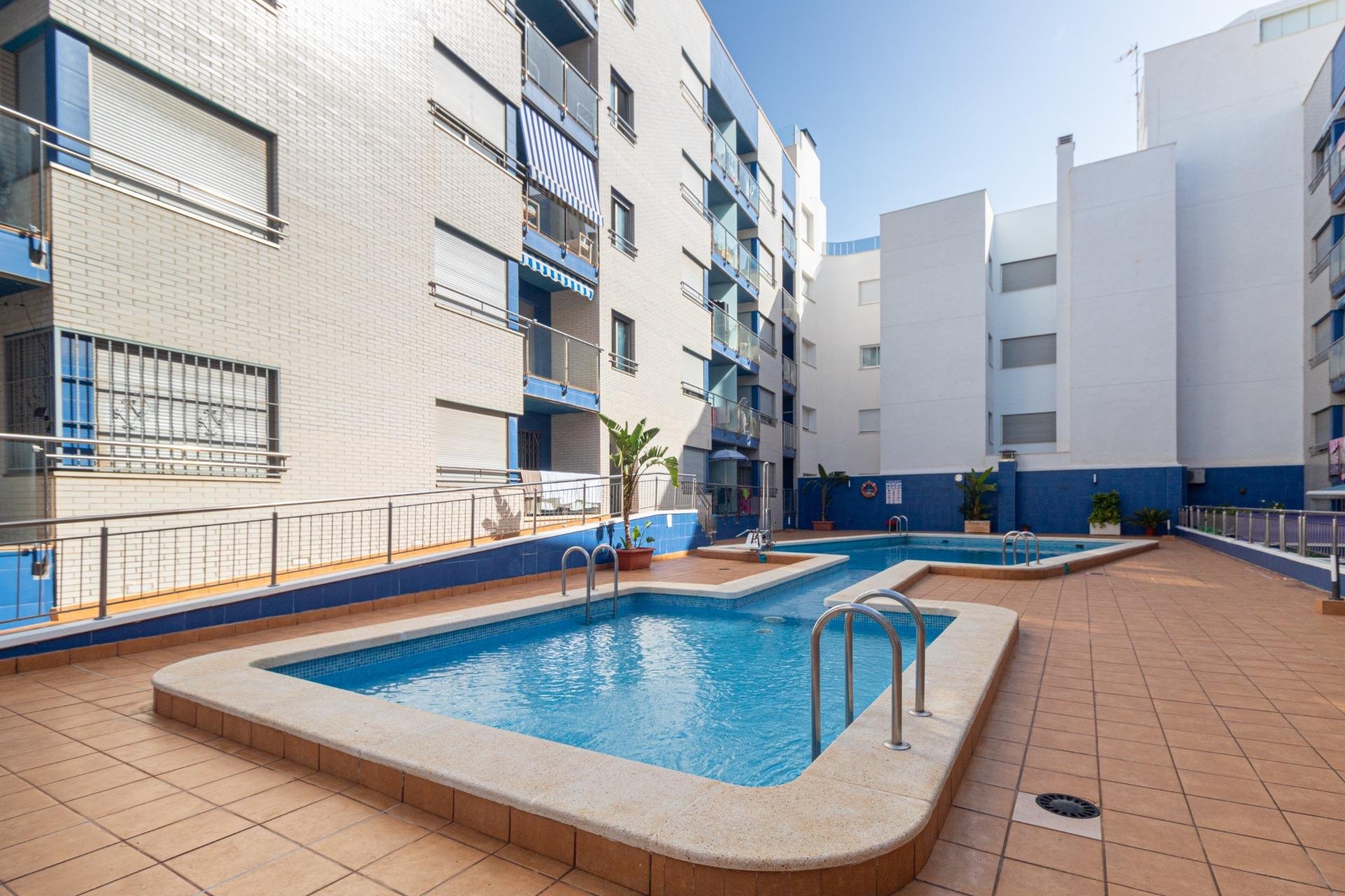 Segunda mano - Flat -
Torrevieja - Playa de los locos