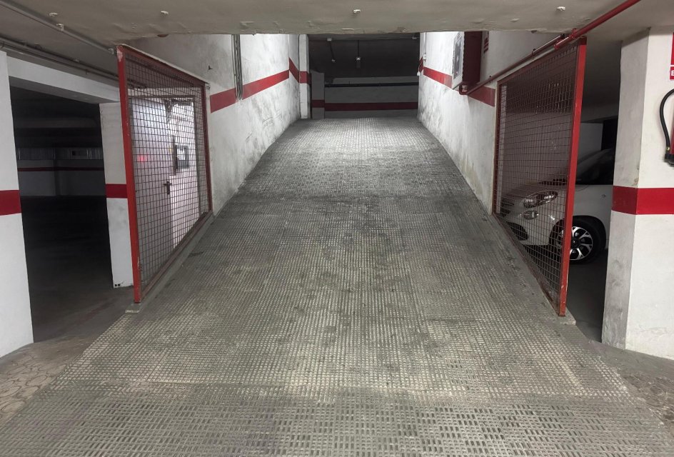 Segunda mano - Garaje -
Torrevieja - Playa Acequion