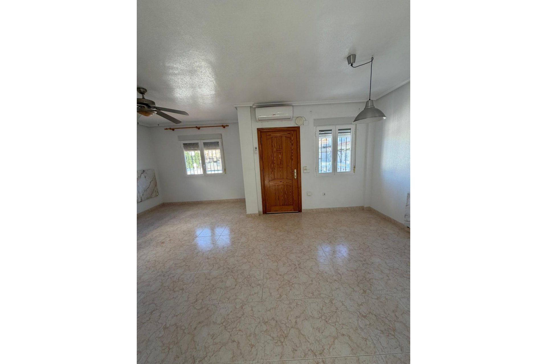 Segunda mano - Inmueble singular -
Orihuela Costa - Playa Flamenca