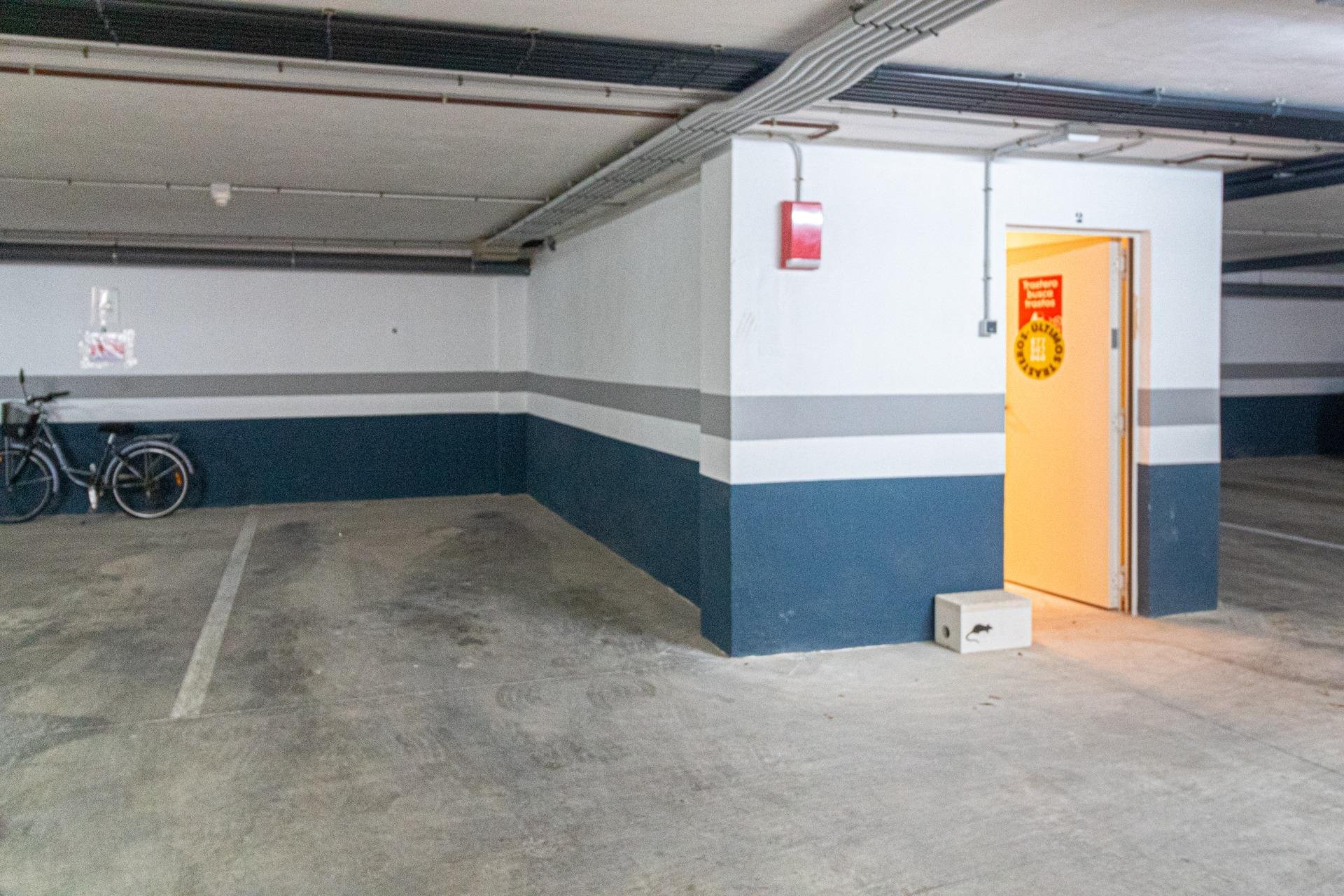 Segunda mano - Parking -
Orihuela Costa - Agua Marina