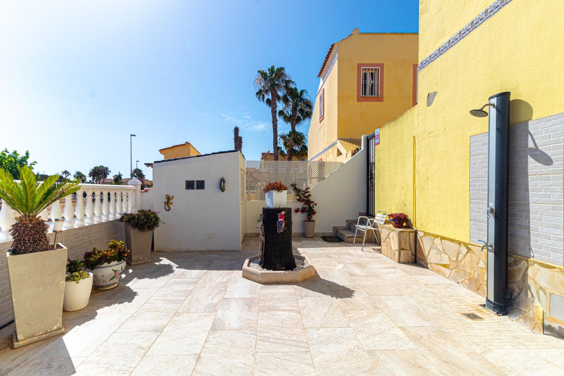 Segunda mano - Terraced house -
Orihuela Costa - La Regia