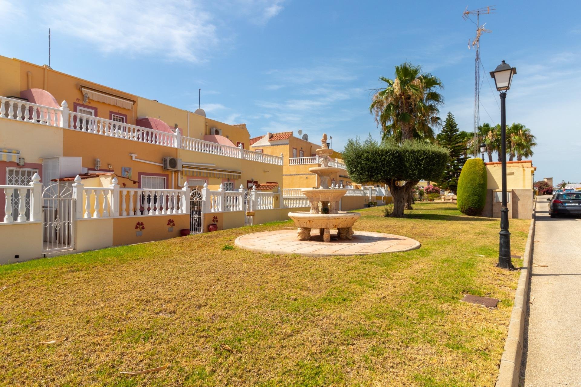 Segunda mano - Terraced house -
Orihuela Costa - La Regia