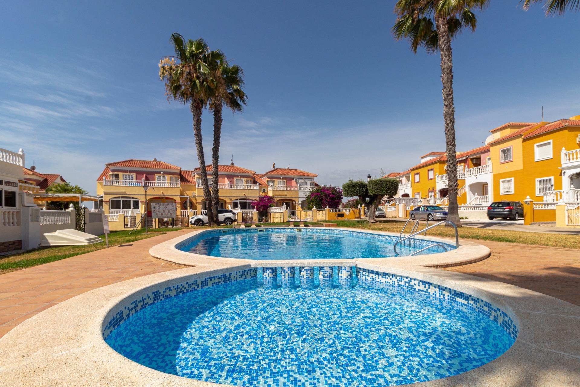 Segunda mano - Terraced house -
Orihuela Costa - La Regia