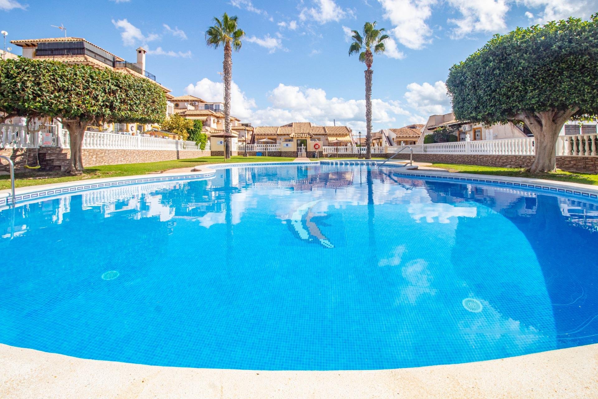 Segunda mano - Terraced house -
Orihuela Costa - La Zenia