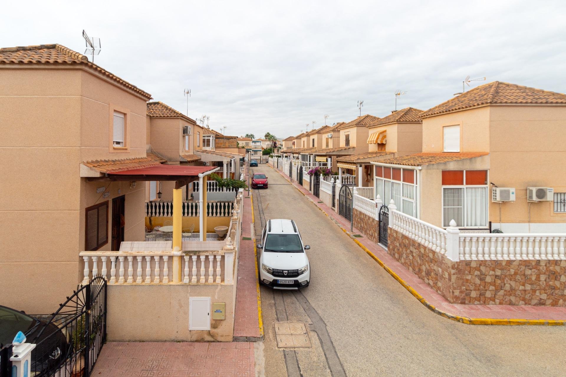 Segunda mano - Terraced house -
Torrevieja - Los altos