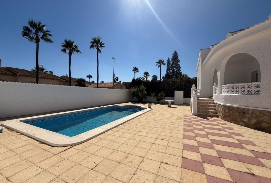 Segunda mano - Villa -
Ciudad quesada - Costa blanca sur