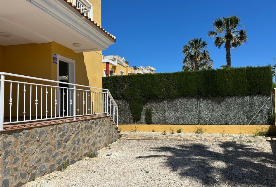 Segunda mano - Villa -
Ciudad quesada - El raso