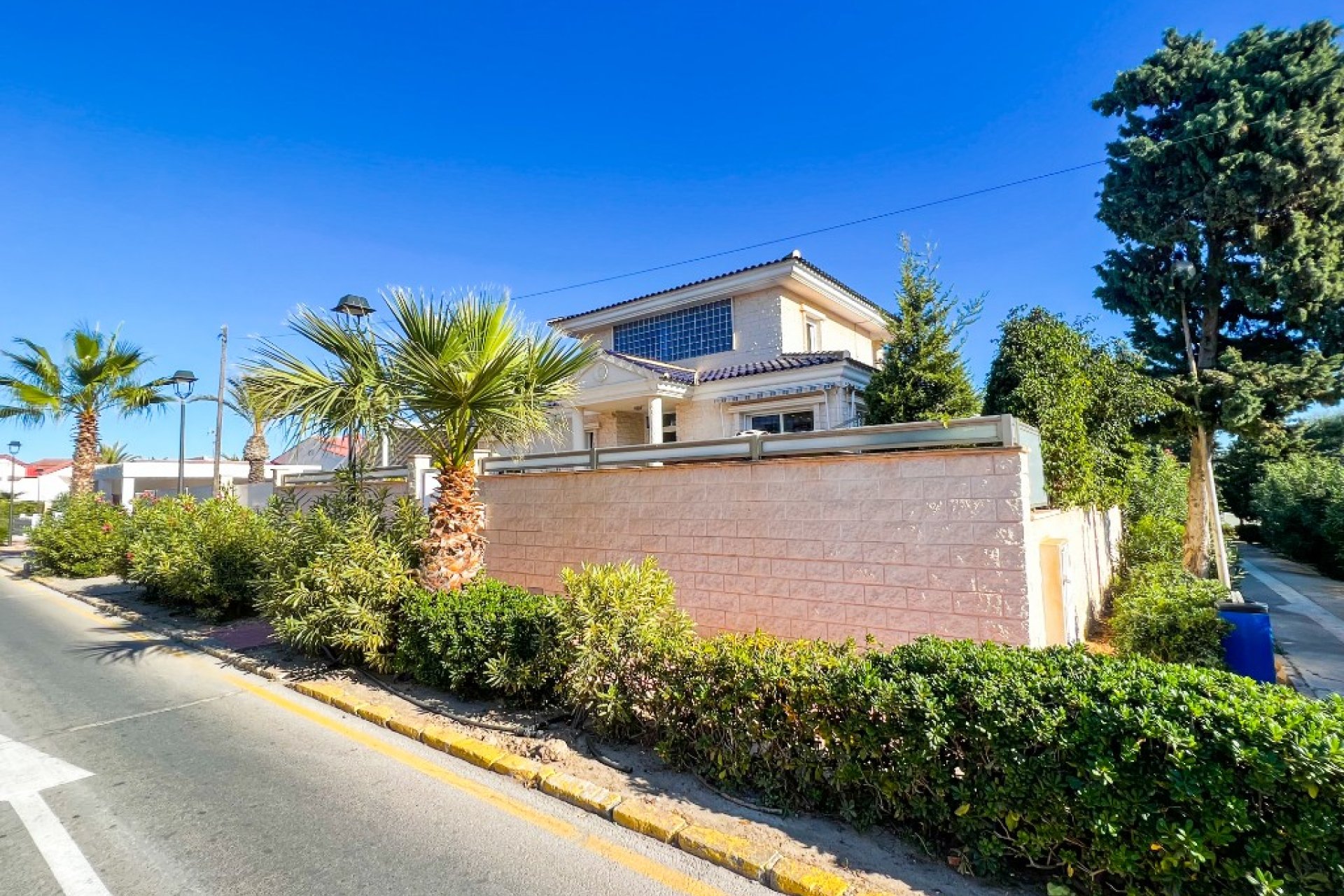 Segunda mano - Villa -
La Mata - LA MATA
