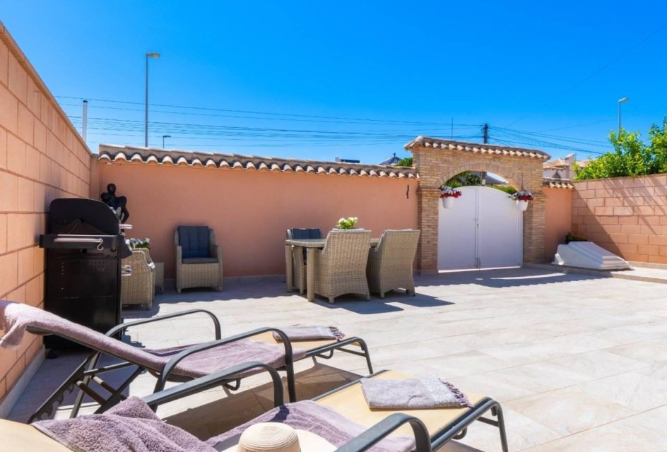Segunda mano - Villa -
Orihuela Costa - La Florida