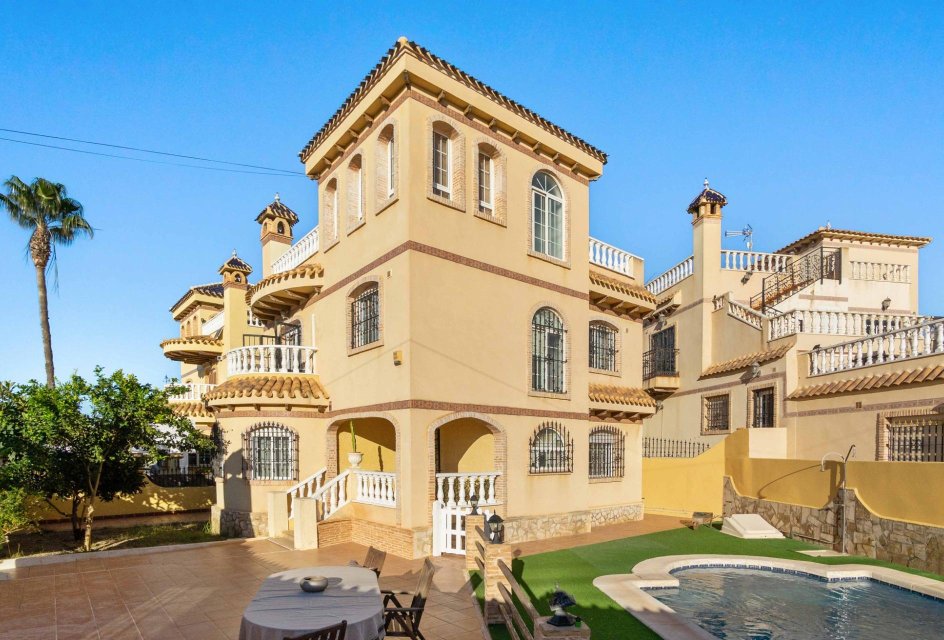 Segunda mano - Villa -
Orihuela Costa - La Florida