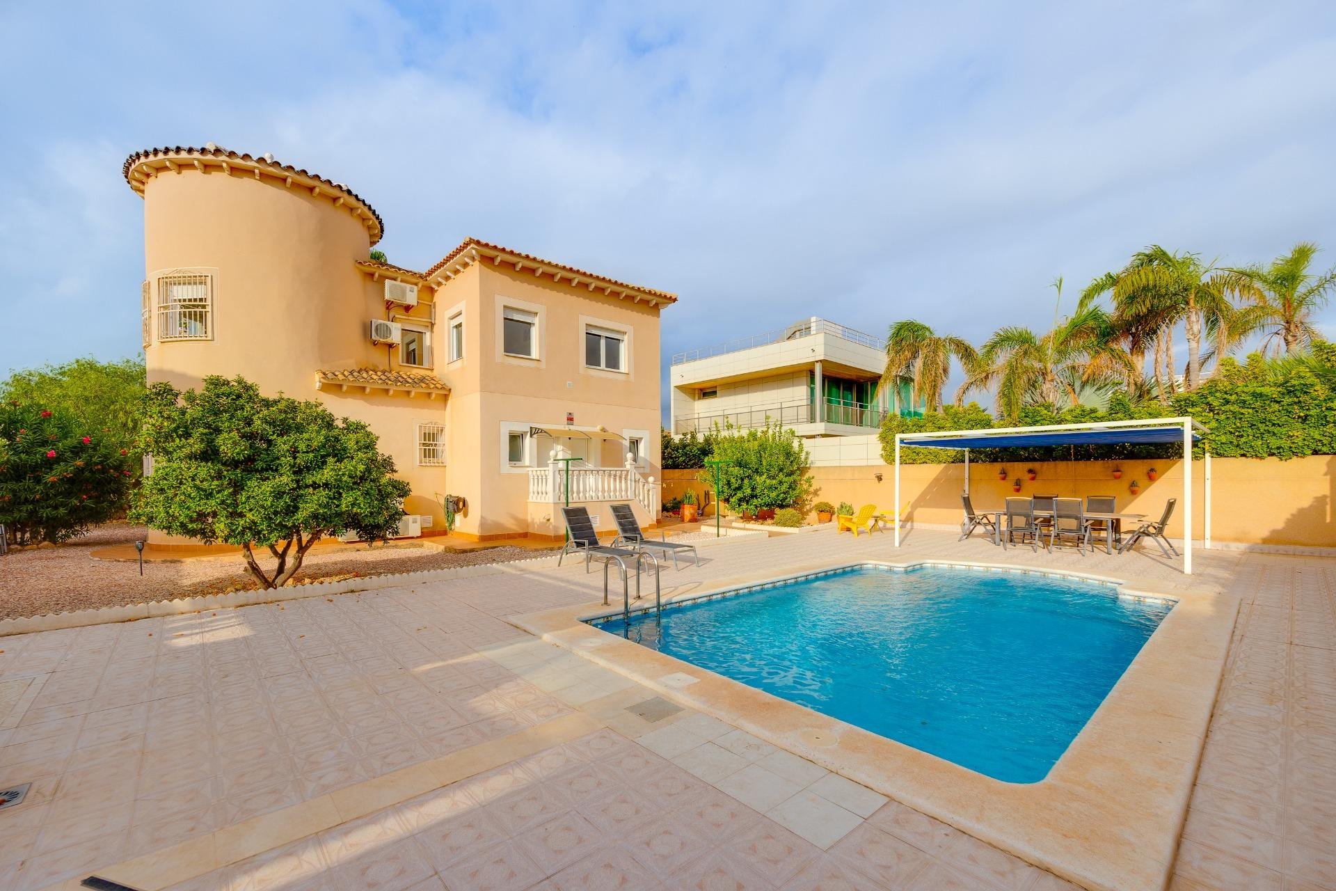 Segunda mano - Villa -
Orihuela Costa - La Zenia
