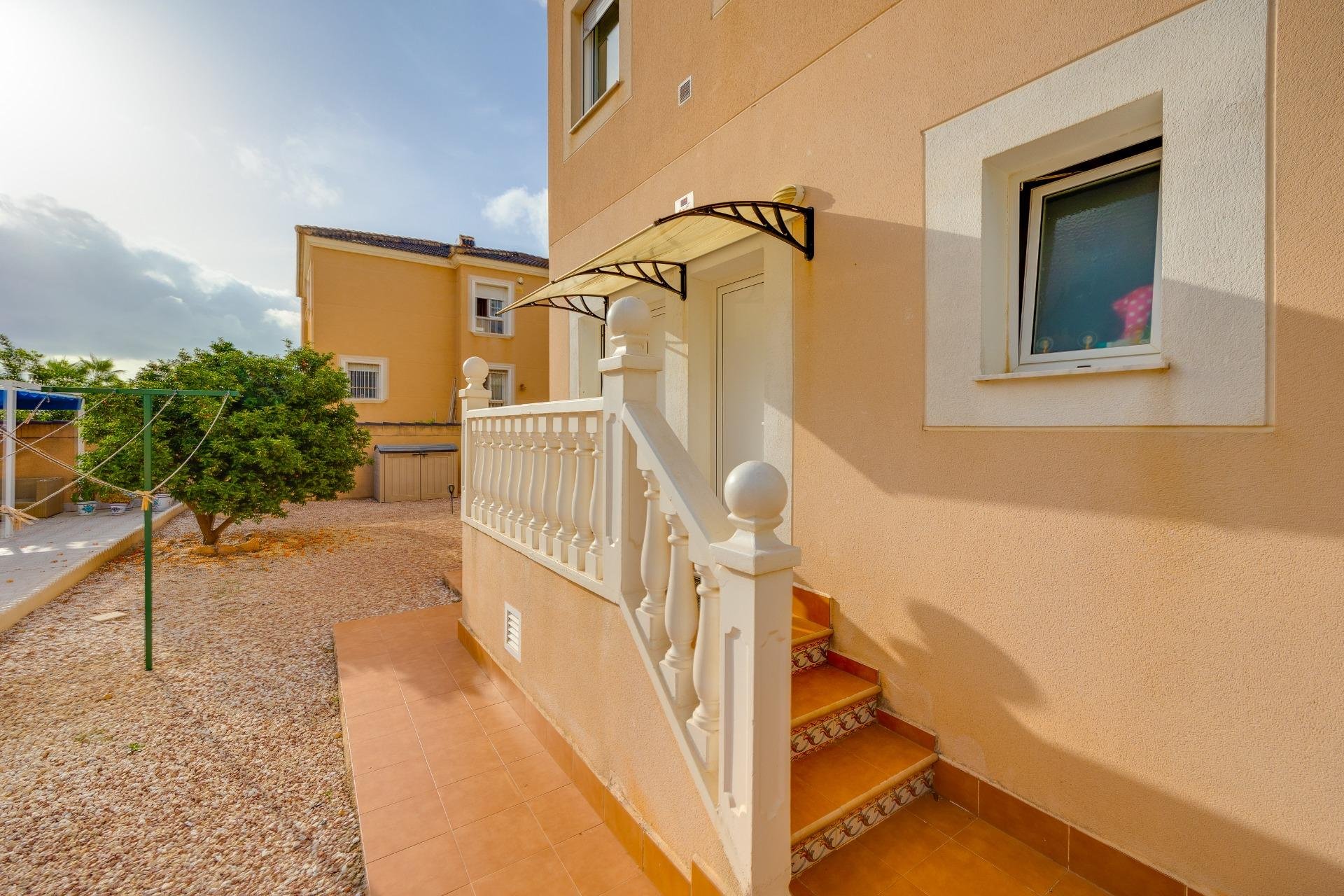 Segunda mano - Villa -
Orihuela Costa - La Zenia