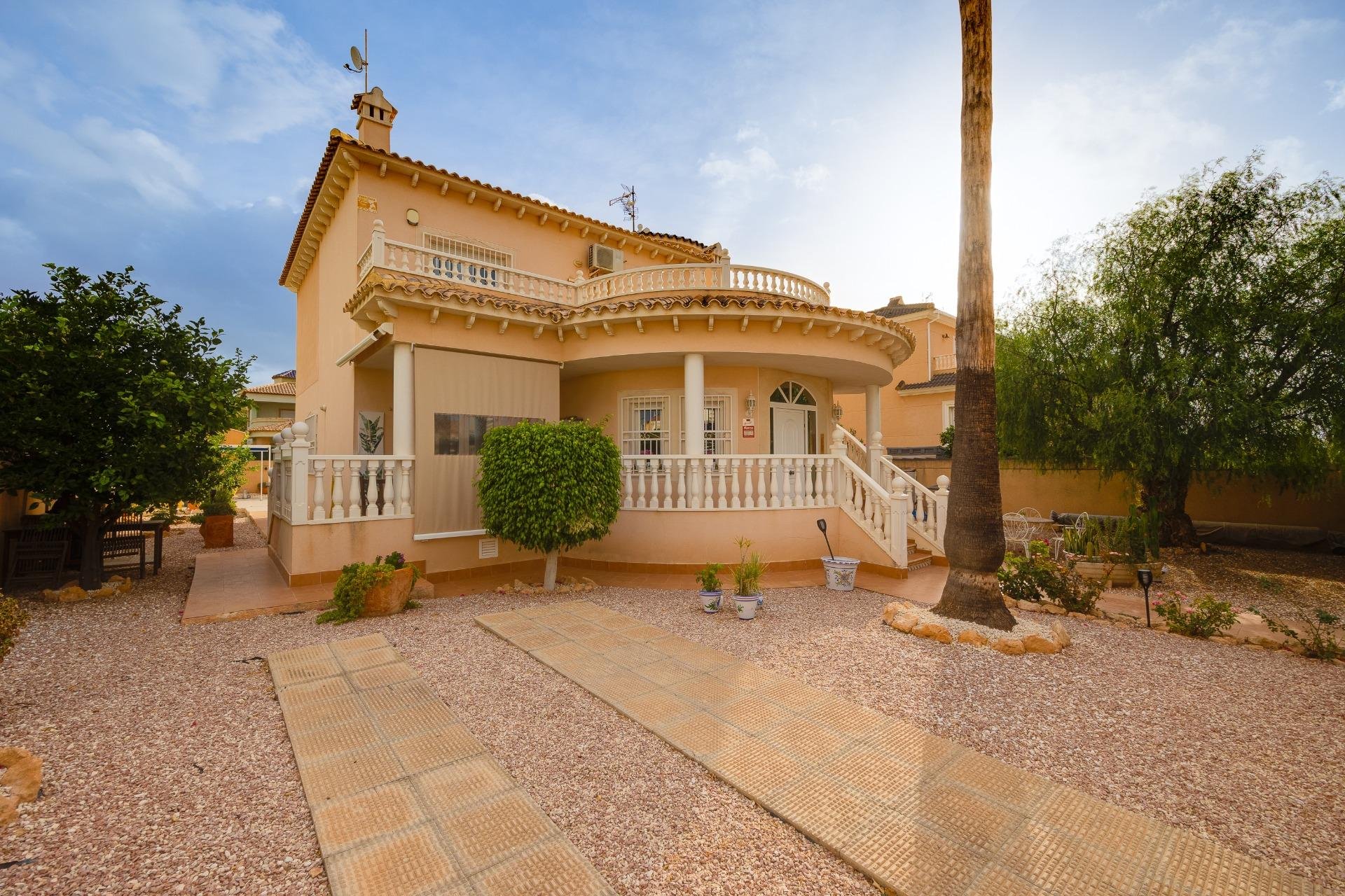 Segunda mano - Villa -
Orihuela Costa - La Zenia