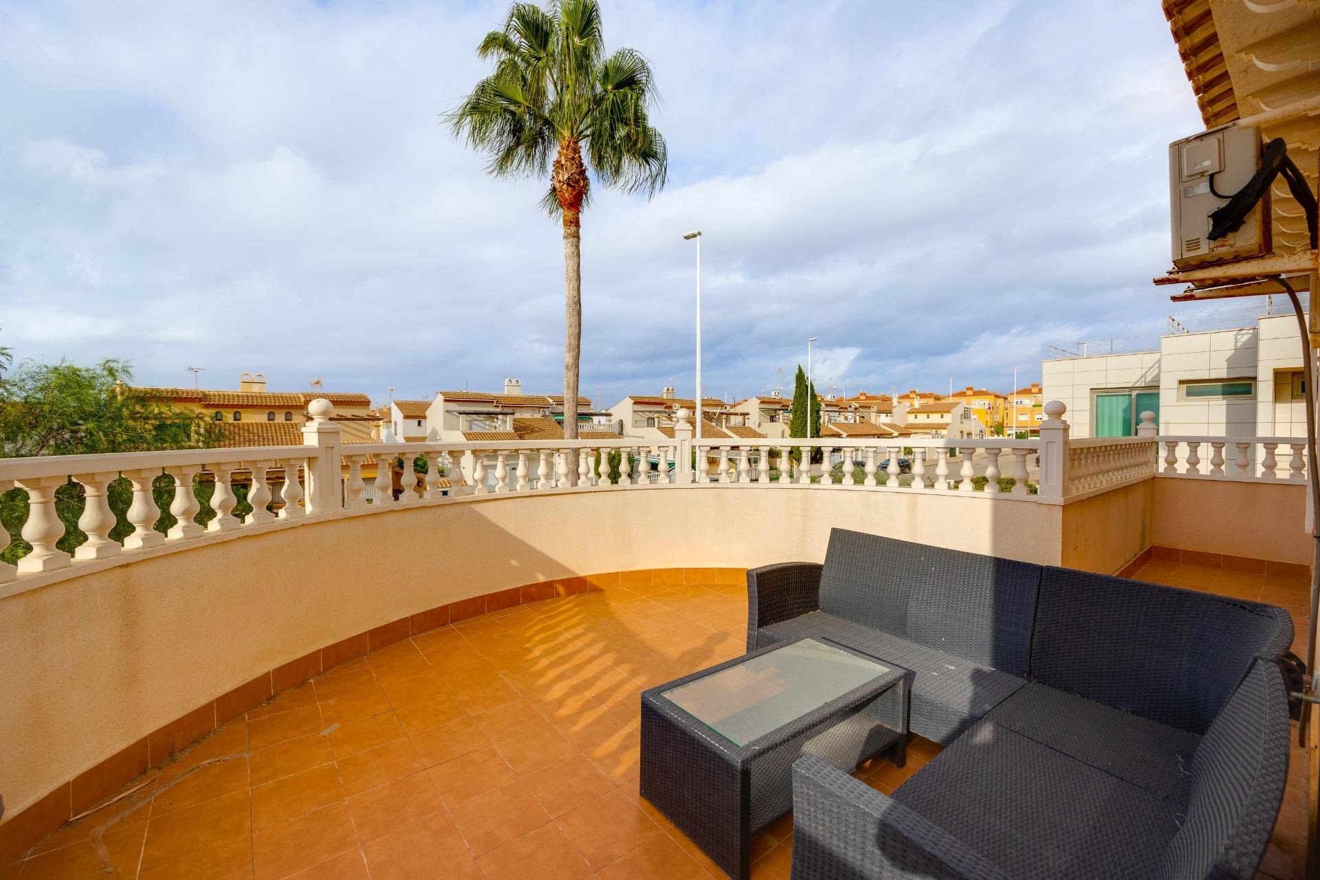 Segunda mano - Villa -
Orihuela Costa - La Zenia