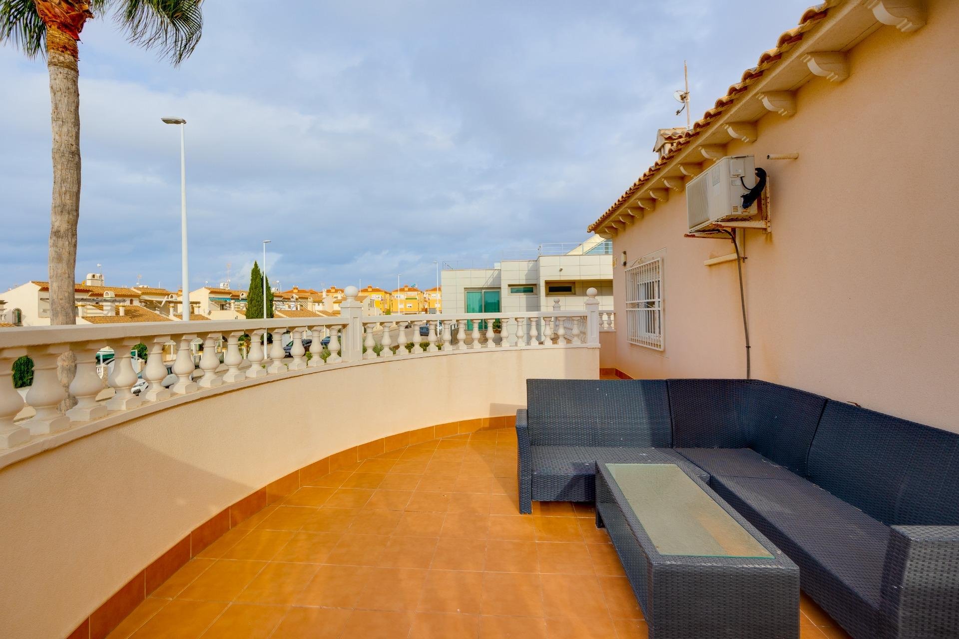 Segunda mano - Villa -
Orihuela Costa - La Zenia