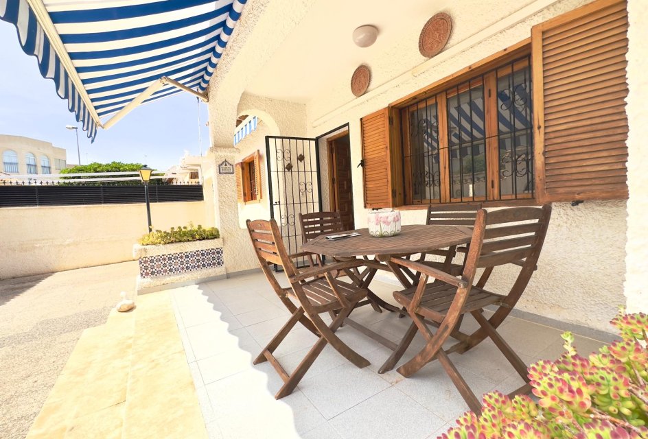 Segunda mano - Villa -
Orihuela Costa - La Zenia