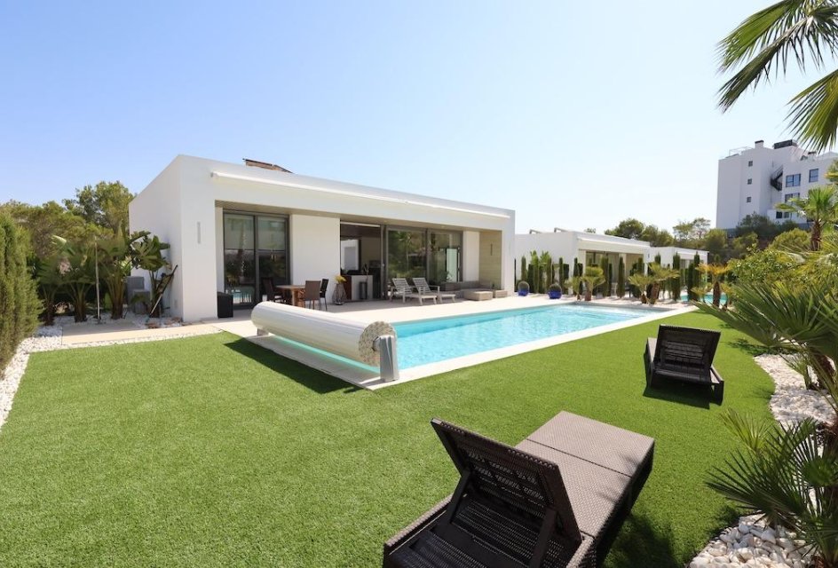 Segunda mano - Villa -
Orihuela Costa - Las Colinas Golf