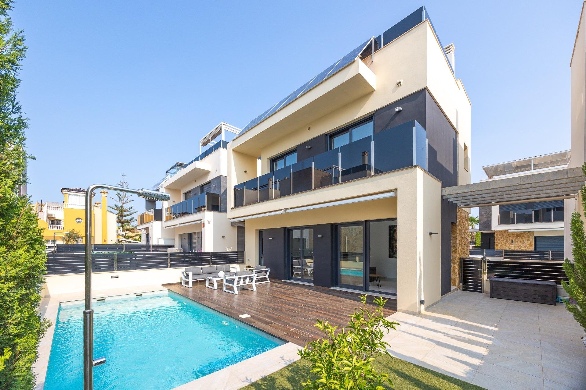 Segunda mano - Villa -
Orihuela Costa - Lomas de Cabo Roig