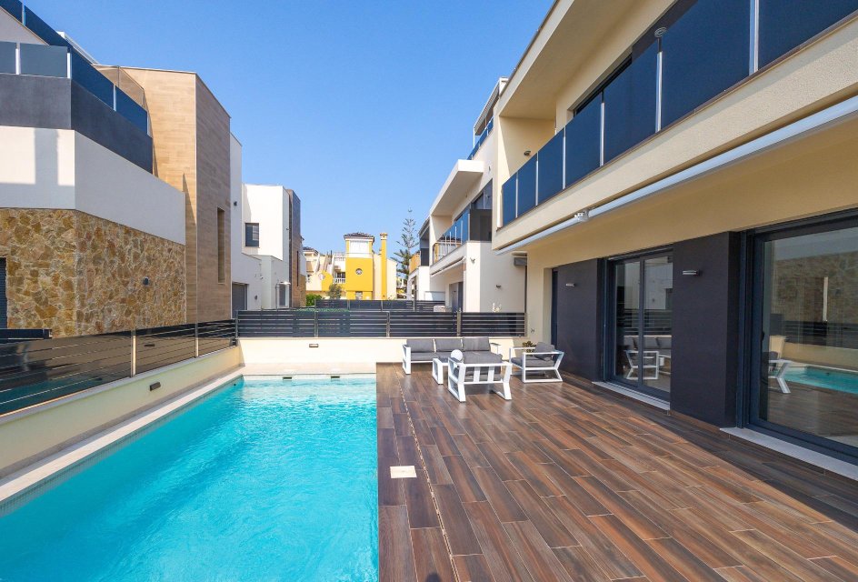 Segunda mano - Villa -
Orihuela Costa - Lomas de Cabo Roig