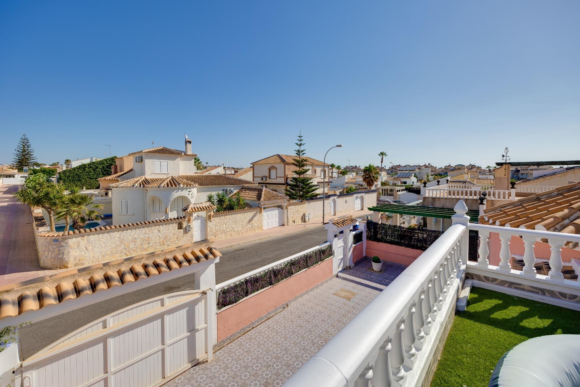 Segunda mano - Villa -
Orihuela Costa - Los Almendros-La Florida