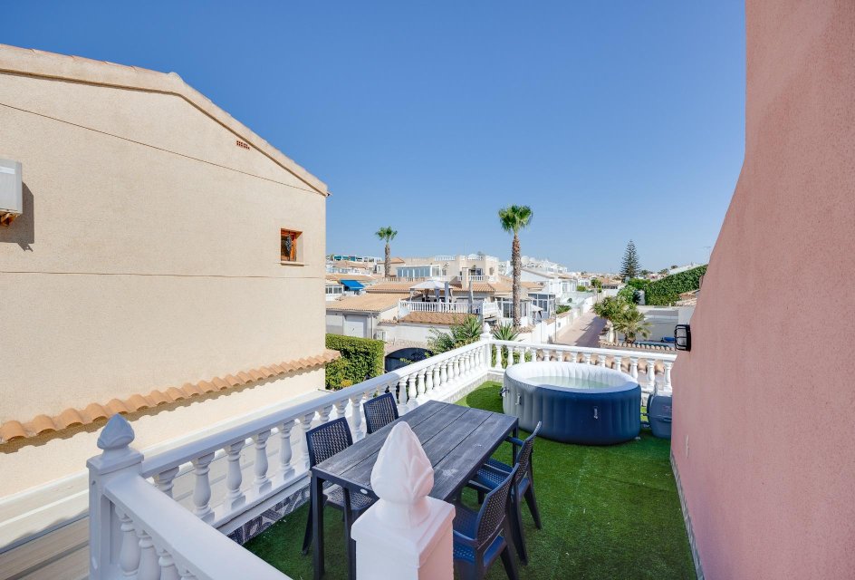 Segunda mano - Villa -
Orihuela Costa - Los Almendros-La Florida
