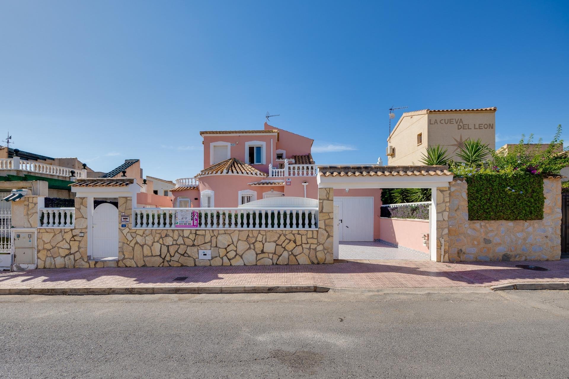 Segunda mano - Villa -
Orihuela Costa - Los Almendros-La Florida