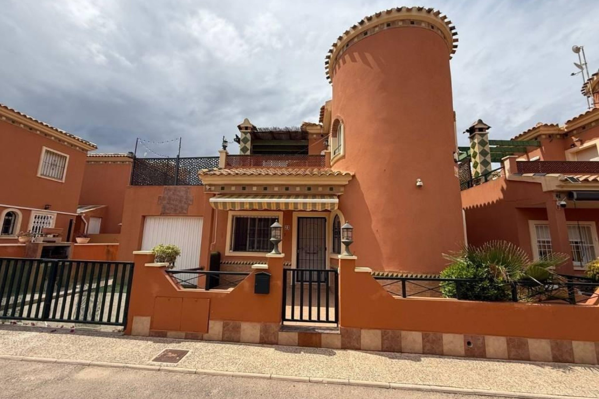 Segunda mano - Villa -
Orihuela Costa - Playa Flamenca
