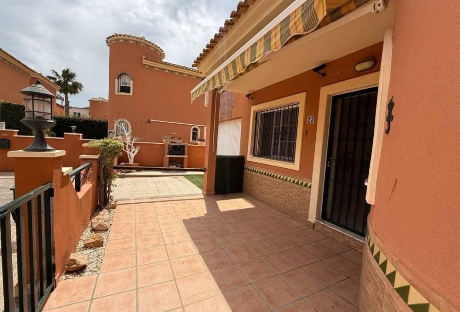 Segunda mano - Villa -
Orihuela Costa - Playa Flamenca