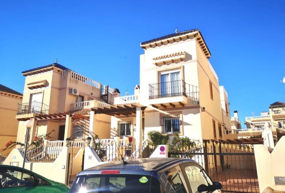 Segunda mano - Villa -
Orihuela Costa - Playa Flamenca